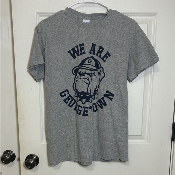 We are Georgetown crewneck T-shirt size medium cotton blend short sleeve - Picture 1 of 5